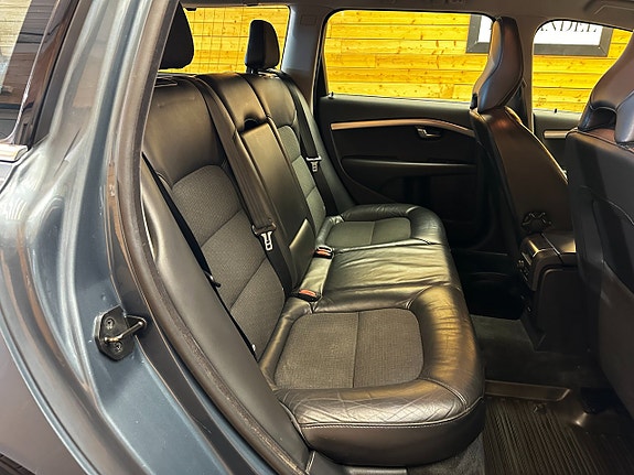 Volvo V70 20 of 26
