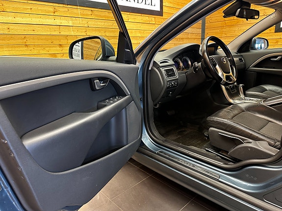 Volvo V70 15 of 26