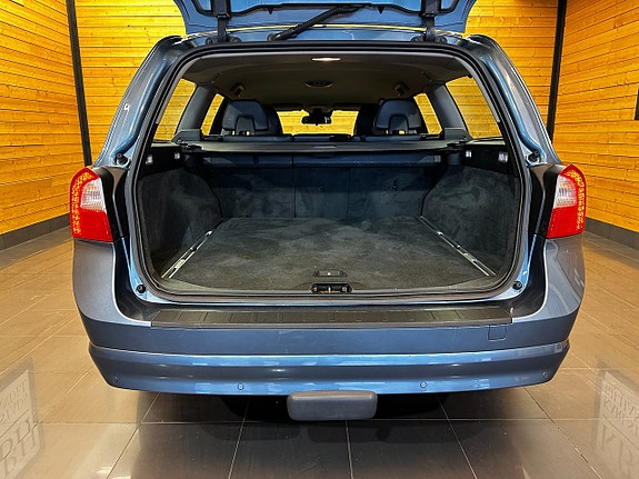 Volvo V70 10 of 26