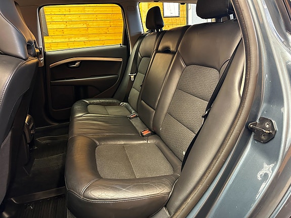 Volvo V70 18 of 26
