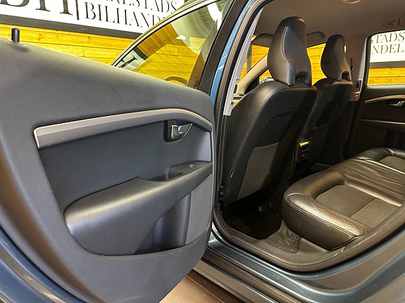 Volvo V70 17 of 26