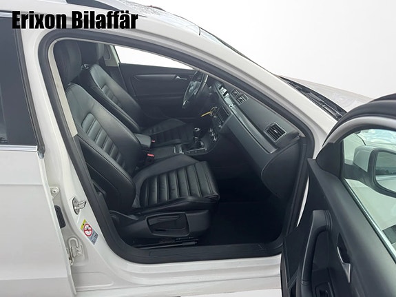 Volkswagen Passat 21 of 29