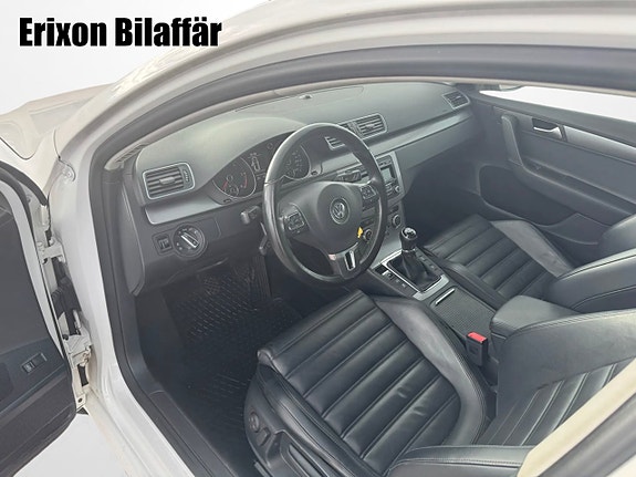 Volkswagen Passat 15 of 29