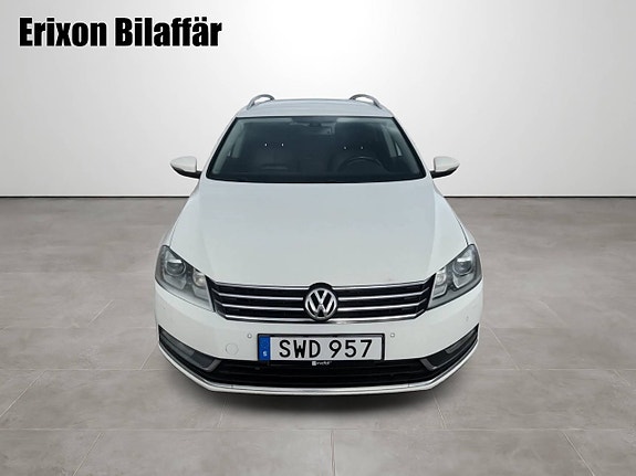 Volkswagen Passat 4 of 29