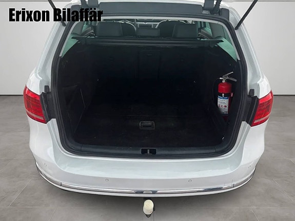 Volkswagen Passat 12 of 29