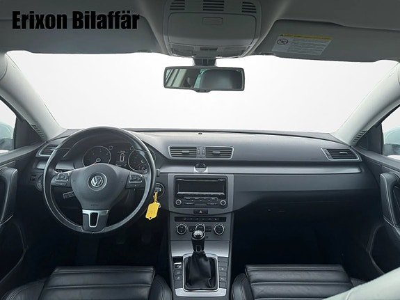 Volkswagen Passat 29 of 29