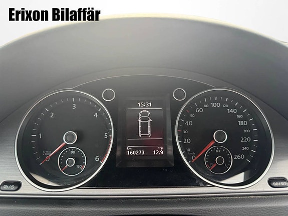 Volkswagen Passat 27 of 29