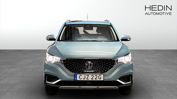 MG ZS 8 of 9