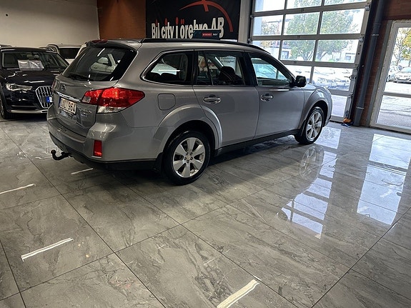Subaru Outback 4 of 17