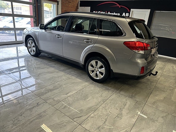 Subaru Outback 3 of 17
