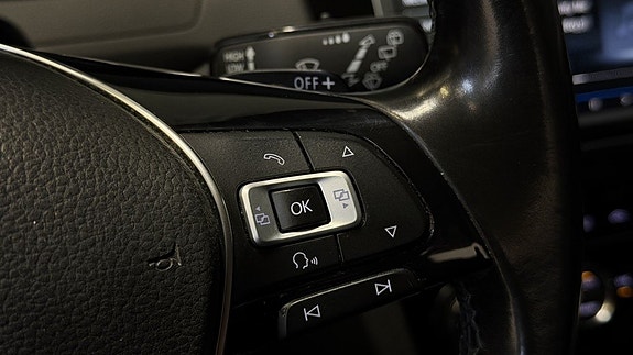 Volkswagen Passat 17 of 30