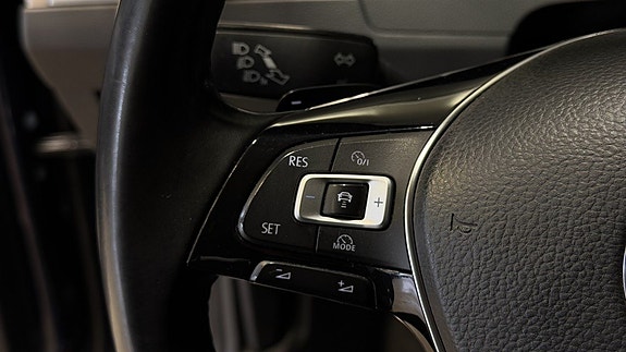 Volkswagen Passat 16 of 30