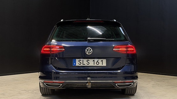 Volkswagen Passat 7 of 30