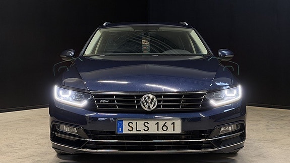 Volkswagen Passat 3 of 30