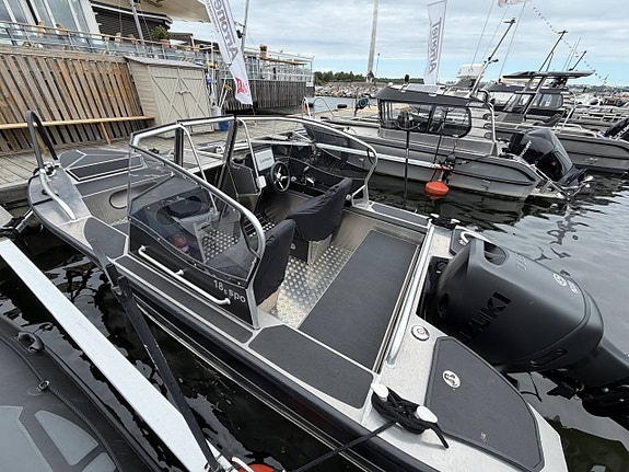 Arronet 18.5 SPO med Suzuki 115 Stealth design - DEMO I sjön 2 of 4