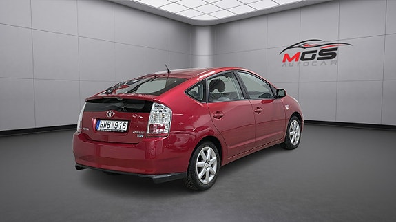 Toyota Prius 3 of 22