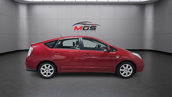Toyota Prius 5 of 22