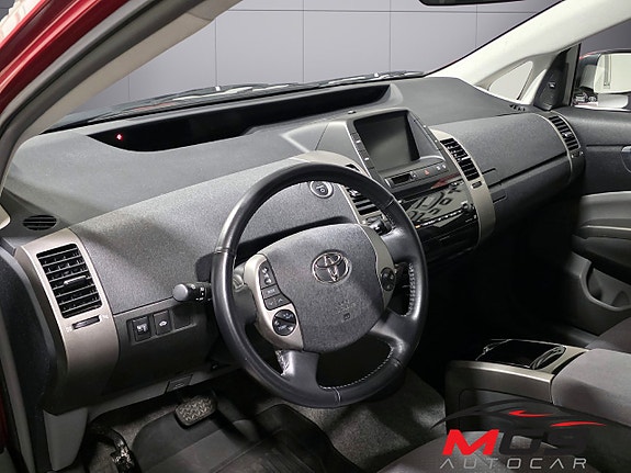 Toyota Prius 16 of 22