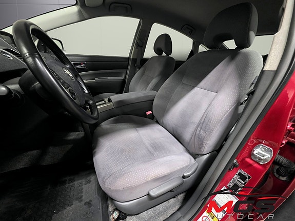 Toyota Prius 15 of 22