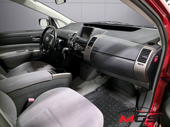 Toyota Prius 11 of 22
