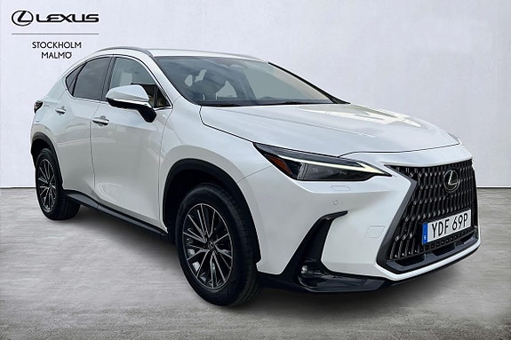 Lexus NX450h+ 18 of 25