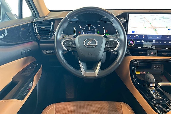 Lexus NX450h+ 9 of 25
