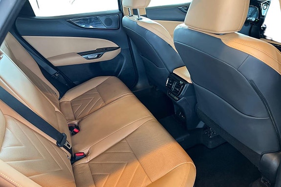 Lexus NX450h+ 7 of 25