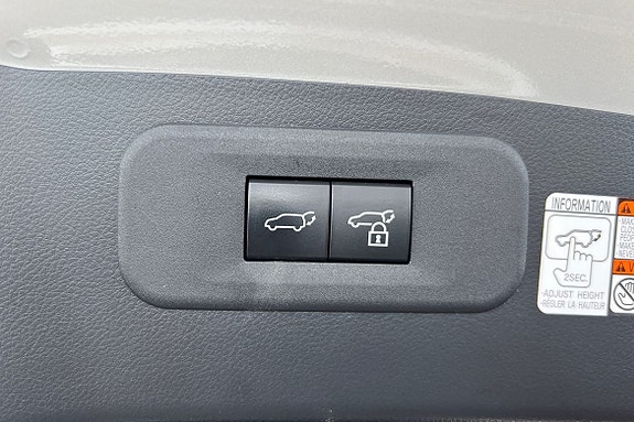 Lexus NX450h+ 19 of 25