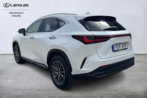 Lexus NX450h+ 2 of 25