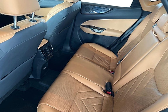 Lexus NX450h+ 11 of 25