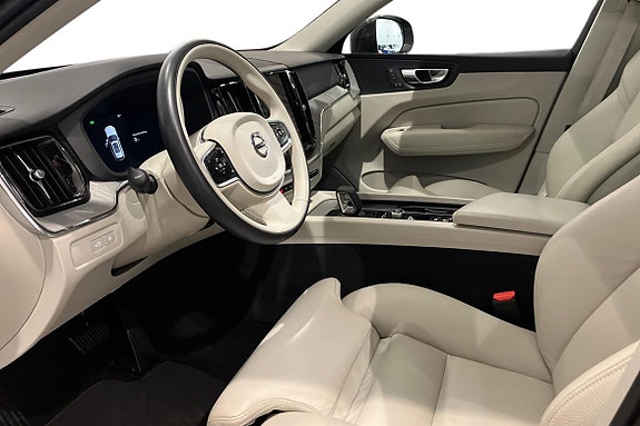 Volvo XC60 14 of 21