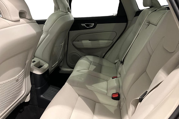 Volvo XC60 13 of 21