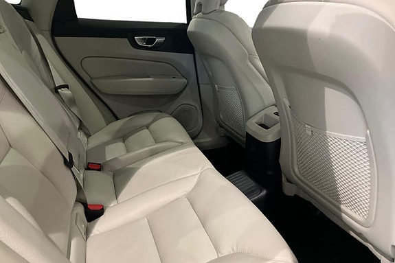 Volvo XC60 9 of 21