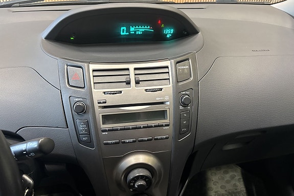 Toyota Yaris 10 of 11