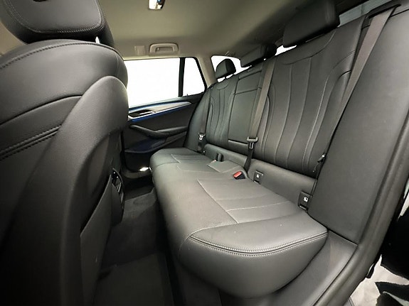 BMW 530e 26 of 30