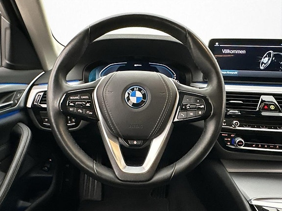 BMW 530e 12 of 30