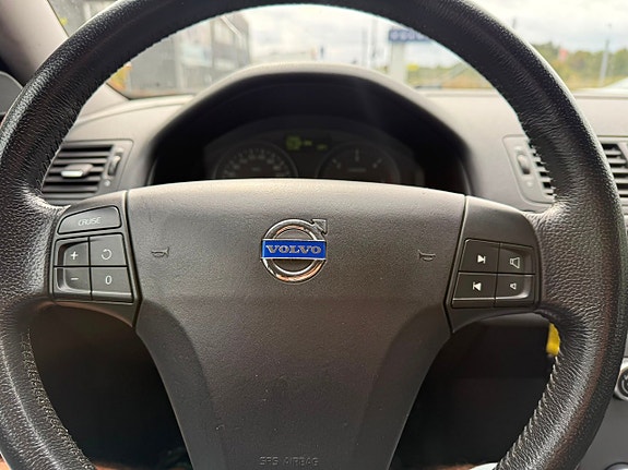 Volvo V50 9 of 14