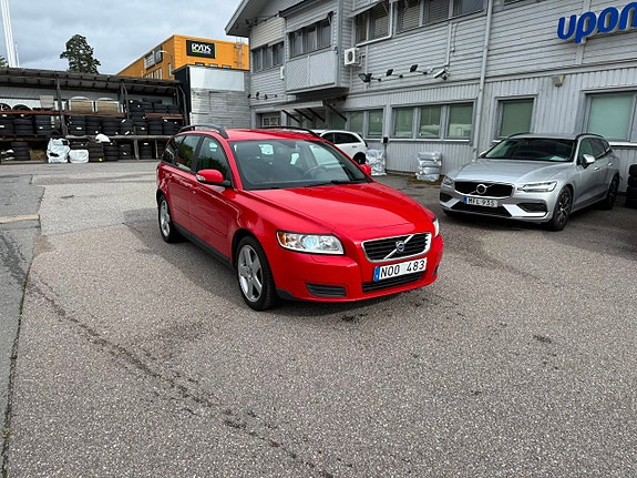 Volvo V50 2 of 14
