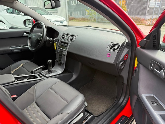 Volvo V50 8 of 14