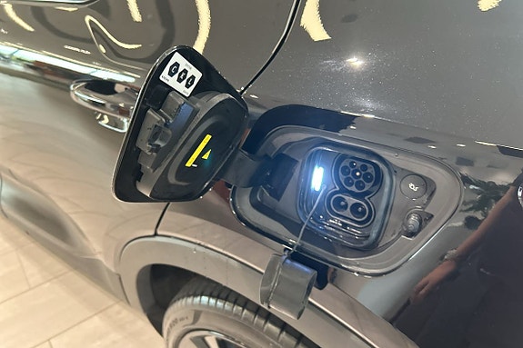 Volvo EX40 18 of 30