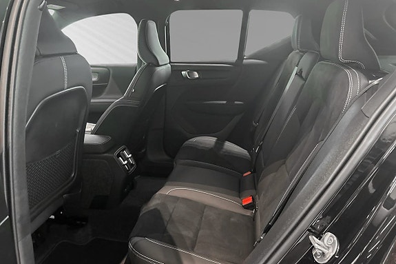 Volvo EX40 8 of 30