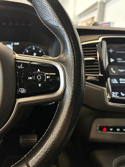 Volvo XC90 20 of 30