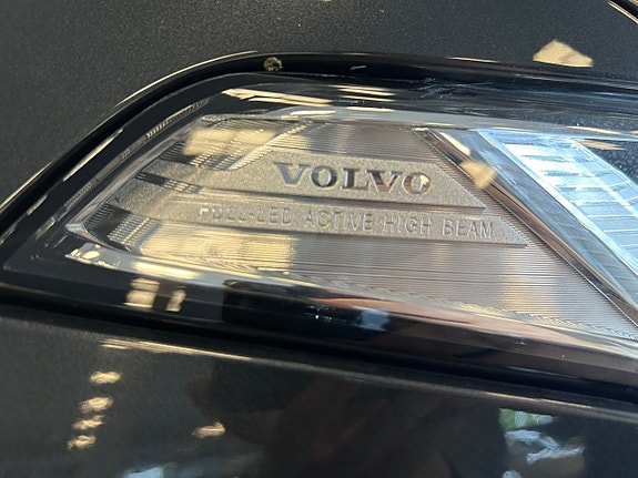 Volvo XC90 10 of 30