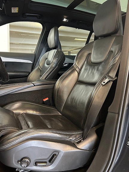 Volvo XC90 13 of 30