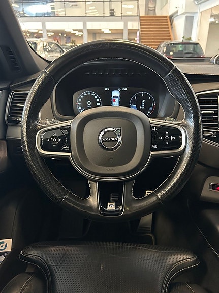 Volvo XC90 18 of 30
