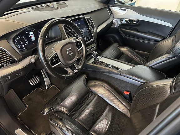 Volvo XC90 12 of 30
