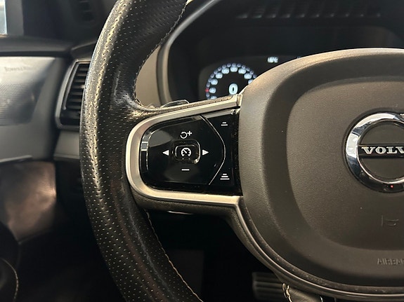 Volvo XC90 19 of 30