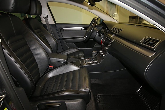 Volkswagen Passat 14 of 22