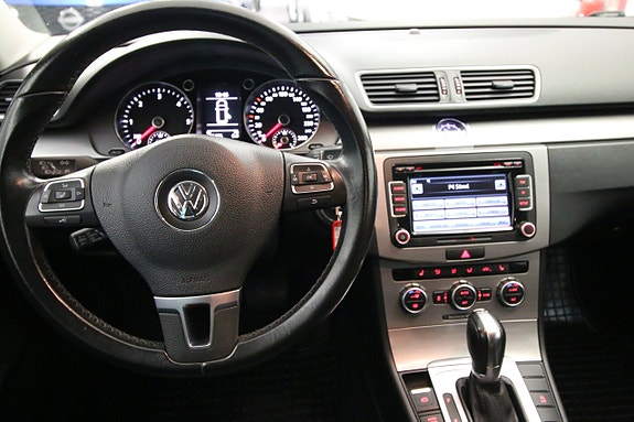 Volkswagen Passat 16 of 22