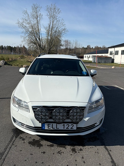 Volvo V70 3 of 5